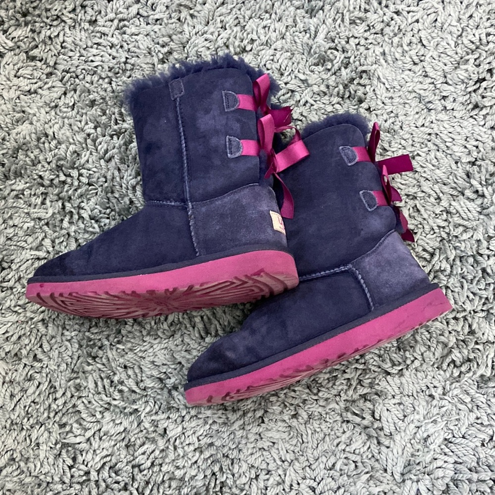 Uggs boots size 4